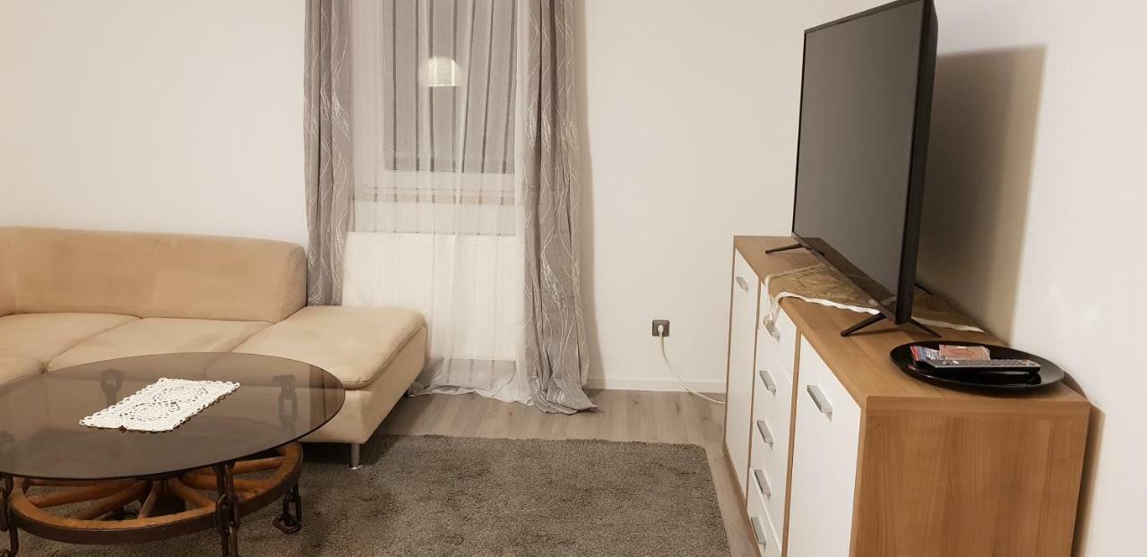 Outletcity Ferienwohnung Apartment 2 Metzingen (Tubingen) Exterior foto