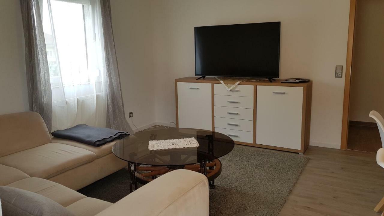 Outletcity Ferienwohnung Apartment 2 Metzingen (Tubingen) Exterior foto